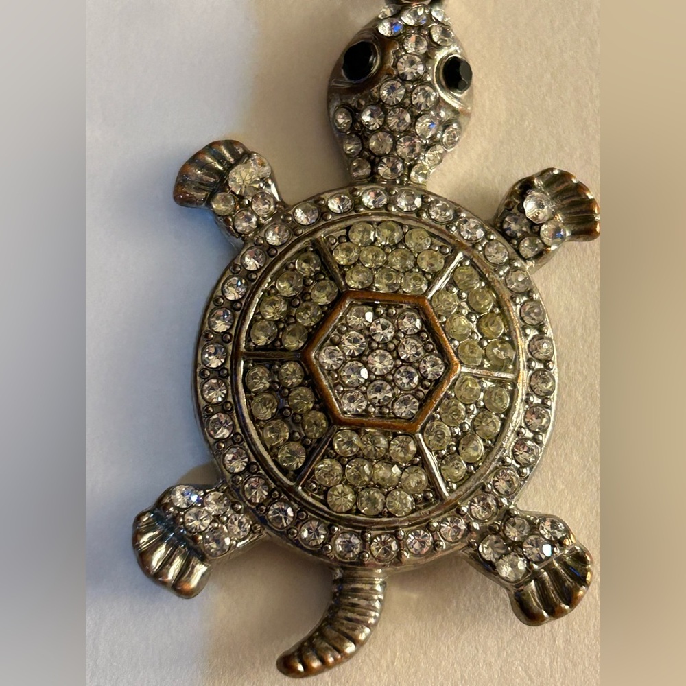 Vintage Box Turtle Necklace tiny crystals
Silver copper metal, 24” new chain